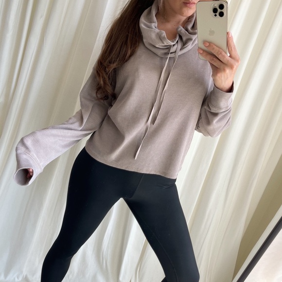 WAFFLE CROPPED SWEATSHIRT — In Washed LiLac - Picture 7 of 8